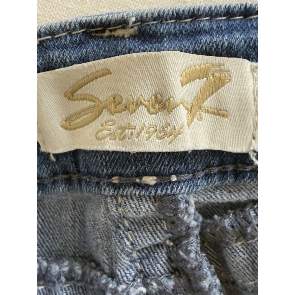 Seven7 Women's Blue Denim Shorts Embroidered Side Tape Light Wash Size 10 - Picture 6 of 11